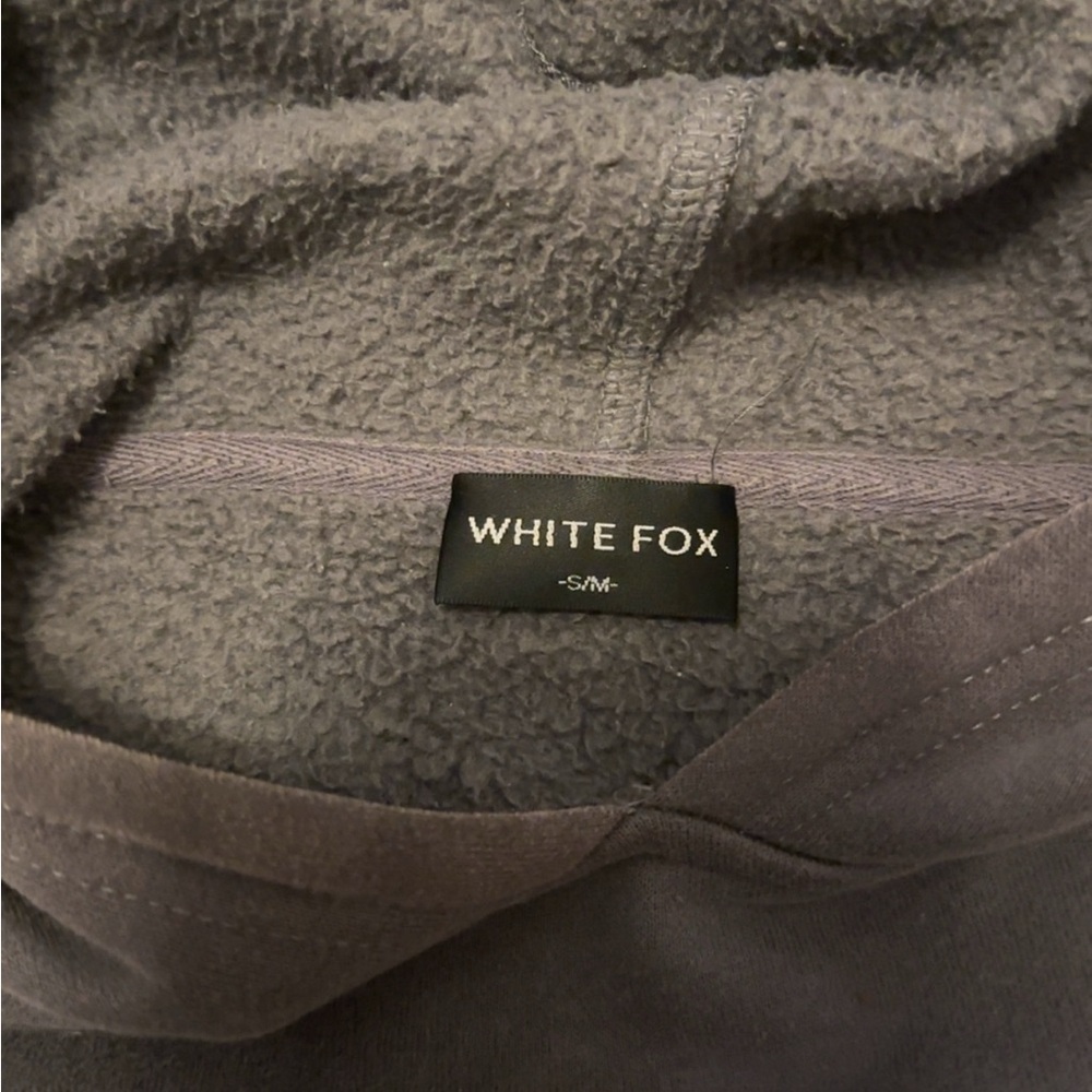 White Fox Project 5 Sweatshirt. Grey. S/M. Tiny stain - Picture 5 of 6